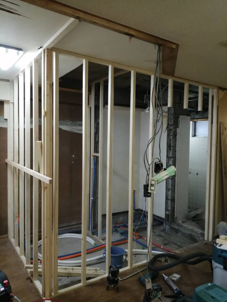 間仕切り新設・配管工事