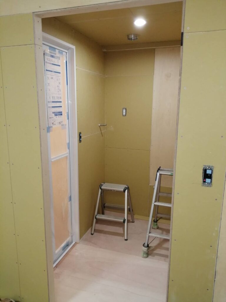 内装下地工事（洗面所）